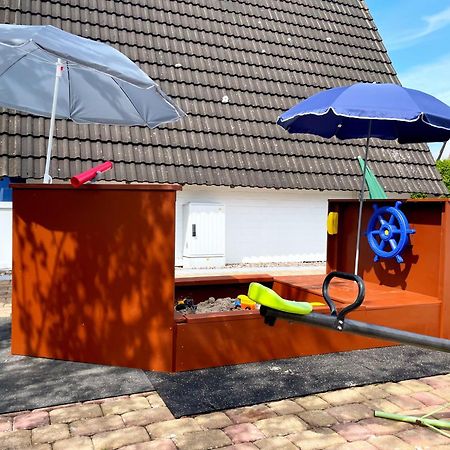 Familienfreundliches Ferienhaus In 5 Min Zum Strand Mit Terrasse Und Kostenlosem Parkplatz 쿡스하펜 외부 사진