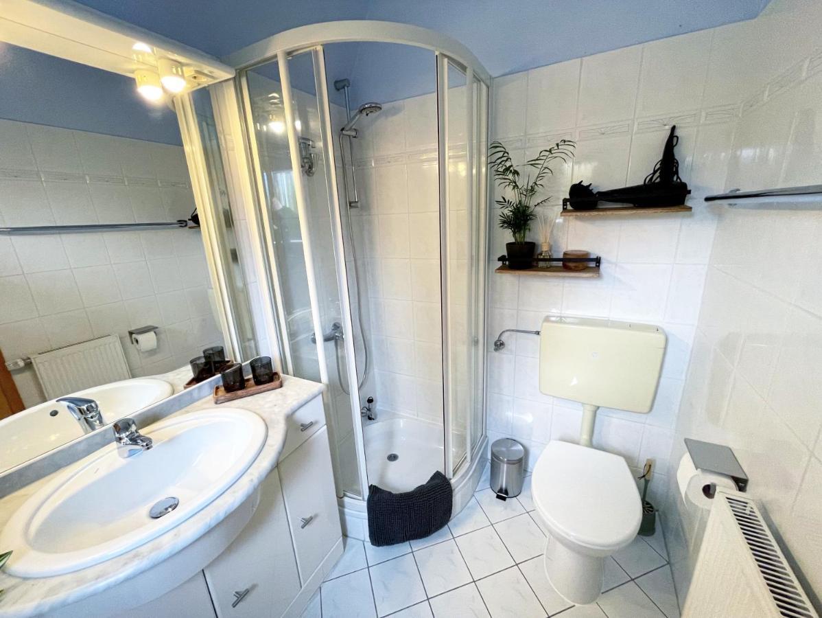 Familienfreundliches Ferienhaus In 5 Min Zum Strand Mit Terrasse Und Kostenlosem Parkplatz 쿡스하펜 외부 사진