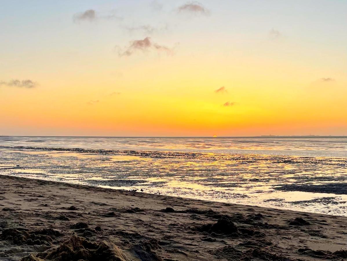 Familienfreundliches Ferienhaus In 5 Min Zum Strand Mit Terrasse Und Kostenlosem Parkplatz 쿡스하펜 외부 사진